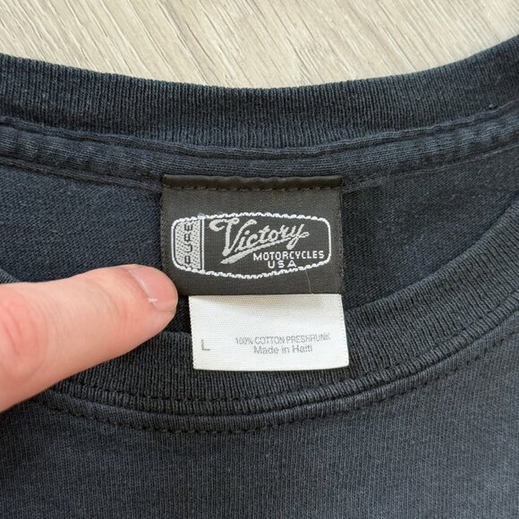 Vintage Victory Motorcycles Faded Black Men's T-Shirt - Size Large - Picture 9 of 9